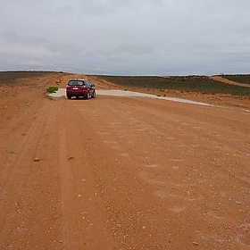 Road to Ningaloo homestead - lin padgham