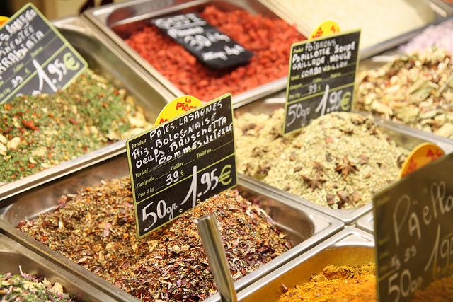 Window display of a spice shop in Nice