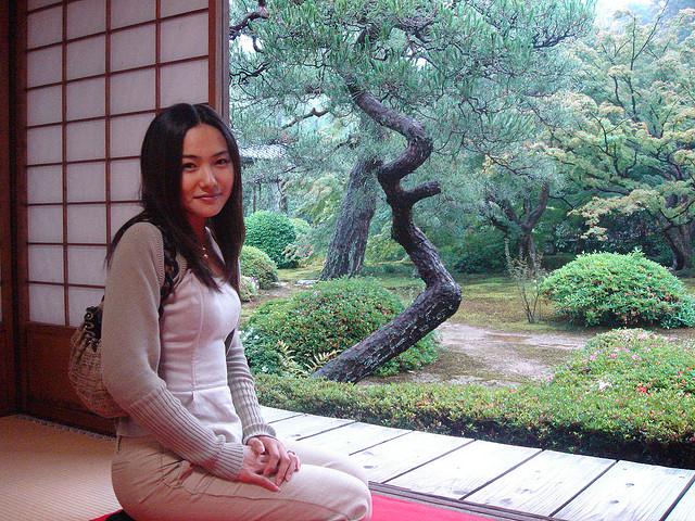 Mizuka at garden in Unryuin